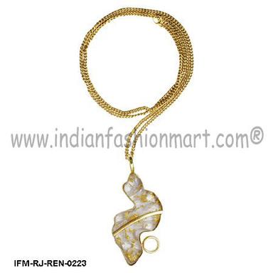 Daedal  Gold - Resin Pendant Gender: Women