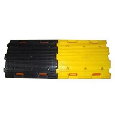 Plastic Speed Humps Size: W350 Mm X L250 Mm X H50 Mm