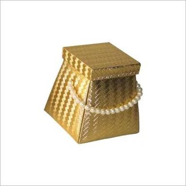 पिरामिड बॉक्स