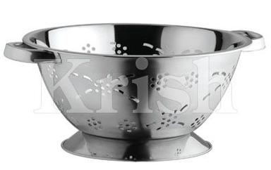 As Per Requirement Deep Colander With Flower Cutting