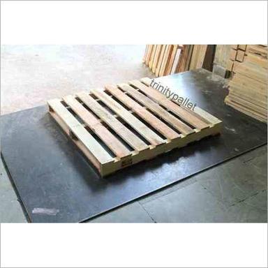 Wood Two Way Hardwood Pallet