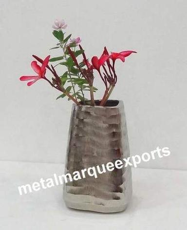 Nickel Plated Fancy Flower Vase Application: Home Decor