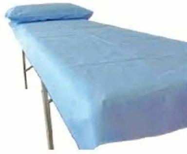 White Disposable Bedsheet With Disposable Pillow Cover