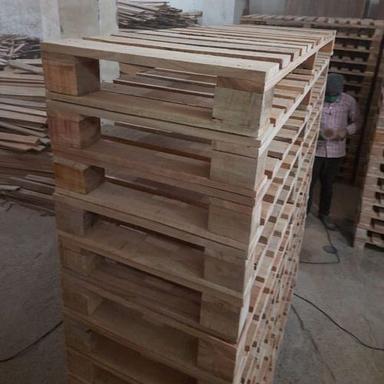 Wooden pallet