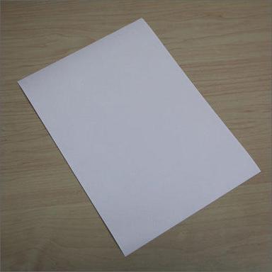  A4 आकार का श्वेत पत्र