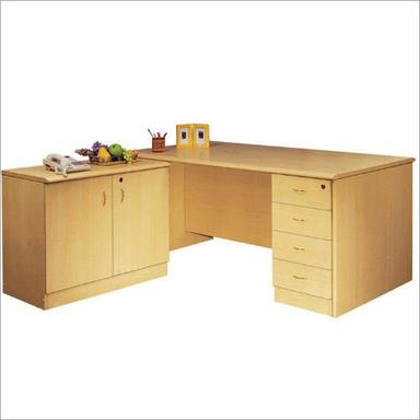  हल्के भूरे रंग की लकड़ी की कार्यकारी मेज