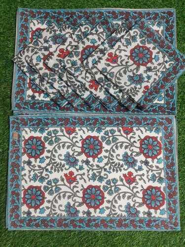 Cotton table mats set