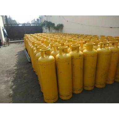 Yellow Liquid Chlorine Gas Cylinder