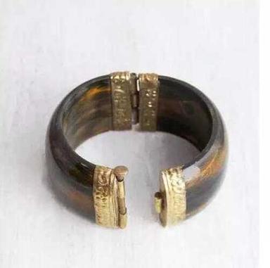 Antique lock horn bangle bracelet