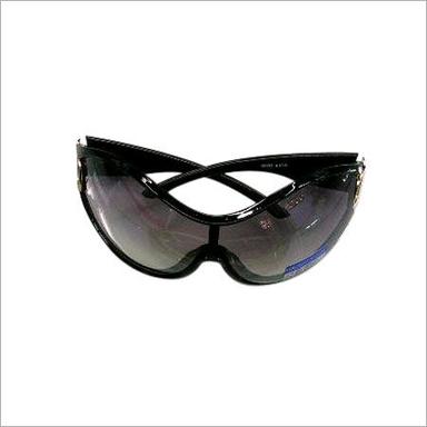 Plain Black Fashionable Sunglasses