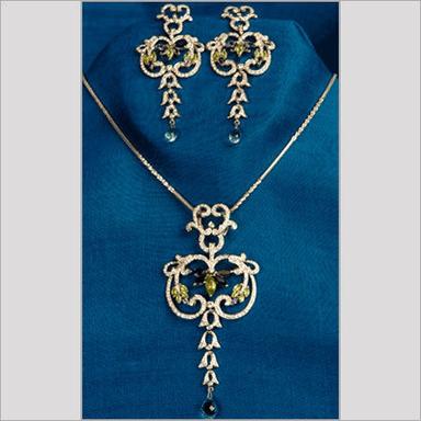 Womens Diamond Necklace Set  Excellent