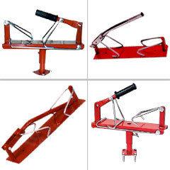 Red Manual Tire Bench Spreader