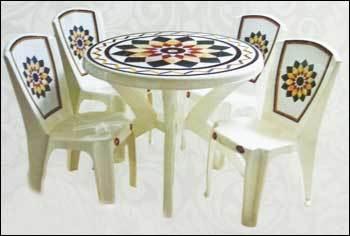 Laminated Plastic Dining Tables