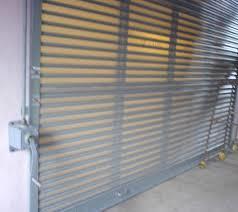 Manual Rolling Shutter