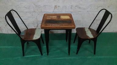  पुनर्निर्मित लकड़ी के टॉप के साथ टॉलिक्स आयरन टेबल 