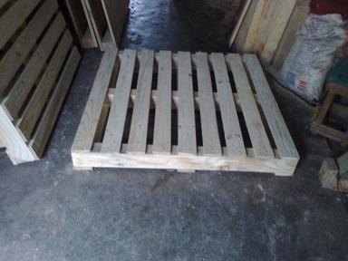 Pine Wood Commercial Wooden Pallets