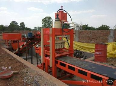 Blue Hydraulic Operated Automatic Fly Ash Bricks Making Machine