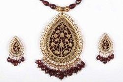 Thewa Diamond Pendant Set