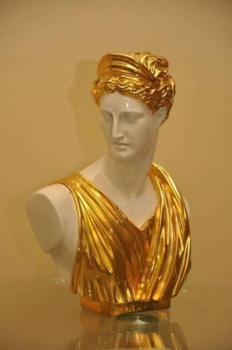 Golden Mannequin Chrome By Spray