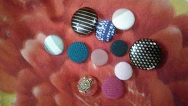 Varioius Colors Are Available Round Shape Fabric Button
