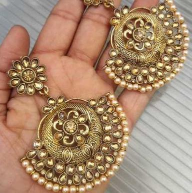 Kundan Earings With Golden Beads Gender: Women