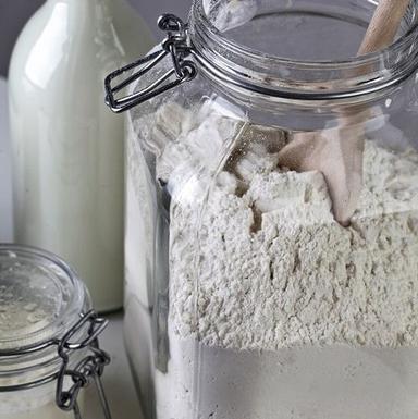 White Organic Banana Flour Powder