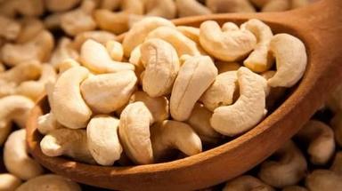 Natural Dried Cashew Nuts Broken (%): .02