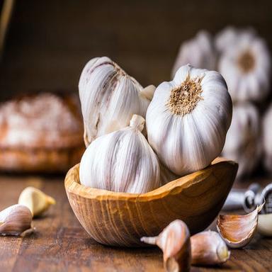 Healthy And Natural Fresh Garlic Moisture (%): 100%