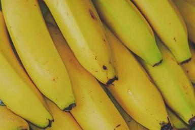 Natural Yellow Fresh Banana With 120 Gm