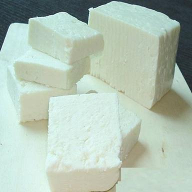 White Healthy And Nutirious Fresh Paneer