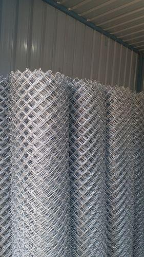 Chain Link Fencing Wire Fence Length: 50 Foot (Ft)