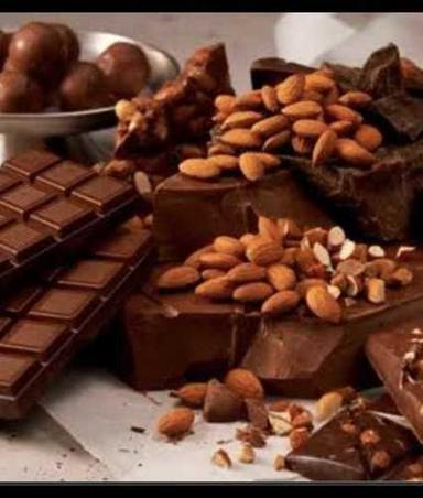 Brown Color Almond Chocolate  Place Of Origin: India