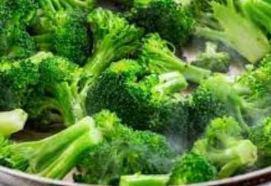 Fresh Green Broccoli Vegetables Shelf Life: 1 Week