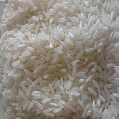 सफेद स्वस्थ और प्राकृतिक स्वर्ण मसूरी कच्चा चावल