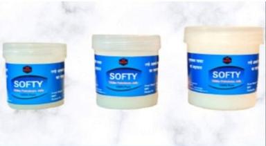 Smooth Texture Skin Protection Softy Petroleum Jelly 100Gm