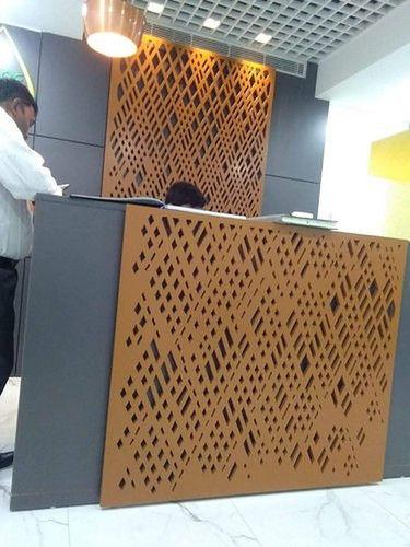 Handmade Rectangular Shape Wooden Reception Table With 6 Feet Length