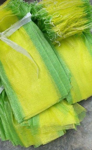  सब्जियों की पैकिंग के लिए नमी प्रूफ हरे रंग के लेनो मेश बैग, 20 सेमी से 72 सेमी आकार 