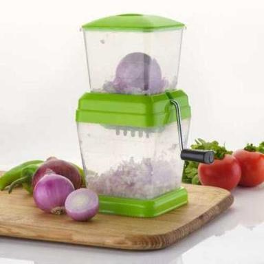 Kitchenware Portable Green Square Shape Transparent Plastic Onion Cutter With Metal Blade 