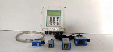 White Color Cbro Clamp On Type Ultrasonic Flow Meter With Digital Type Display Accuracy: +/- 1%  %