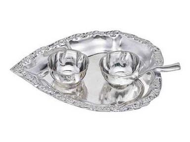 Light Weight Polished Leaf Shape Silver Gift Article For Home Decoration Size: As Per Customer