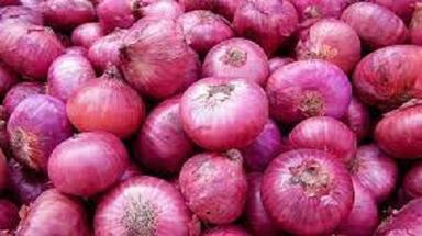 Round 100% Pure And Organic Red Onion For Cooking, Rich In Vitamin C, Vitamin B6
