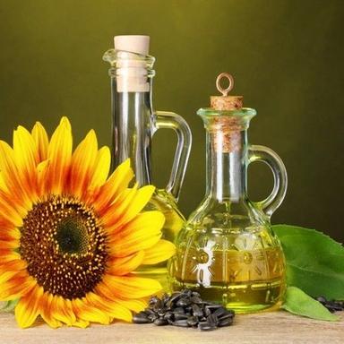 100% Pure Sunflower Oil, Keeps The Cholesterol Factor Low Grade: Food Grade