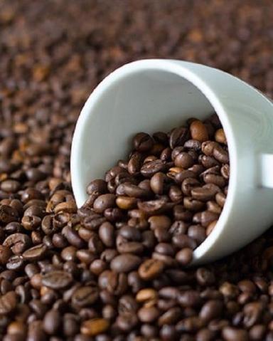  घर और कॉफी शॉप के लिए रिच एक्सपोर्ट क्वालिटी ड्राइड एंड क्लीन प्योर ऑर्गेनिक कॉफ़ी बीन्स 