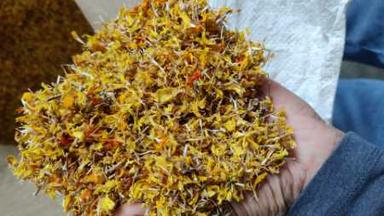 Sunflower Family Yellow And Orange Color Dried Marigold Flower Petals With Longer Shelf Life