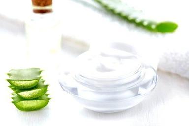 Organic Product Made From Natural Ingredient Aloe Vera White Beauty Cream For Skin Lightening