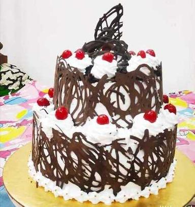  Fresh And Sweet Taste Round Black Forest Cake With Cherry And Cream Toppings Fat Contains (%): 2.5-5.1 Grams (G)