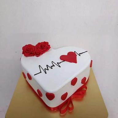 Delicious Sweet Taste Wipped Vanilla And Red Velvet Heart Shape Cake Fat Contains (%): 0.3 Grams (G)