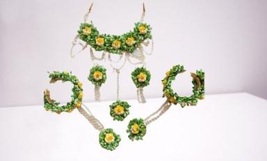Party Stylish And Handmade Artificial Flower Design Necklace Set For Women