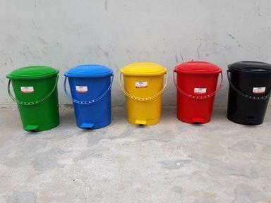 Round Shape Pedal Operated Multi Color Plastic Dustbins With Anti Crack Plastic Warranty: 1 Years