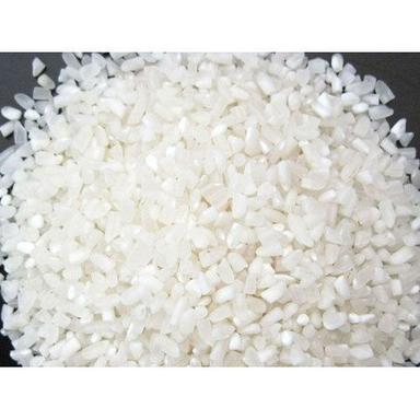 A ग्रेड 100% शुद्ध पोषक तत्वों से भरपूर सफेद रंग का छोटा दाना टूटा हुआ बासमती चावल की फसल वर्ष: 6 महीने 